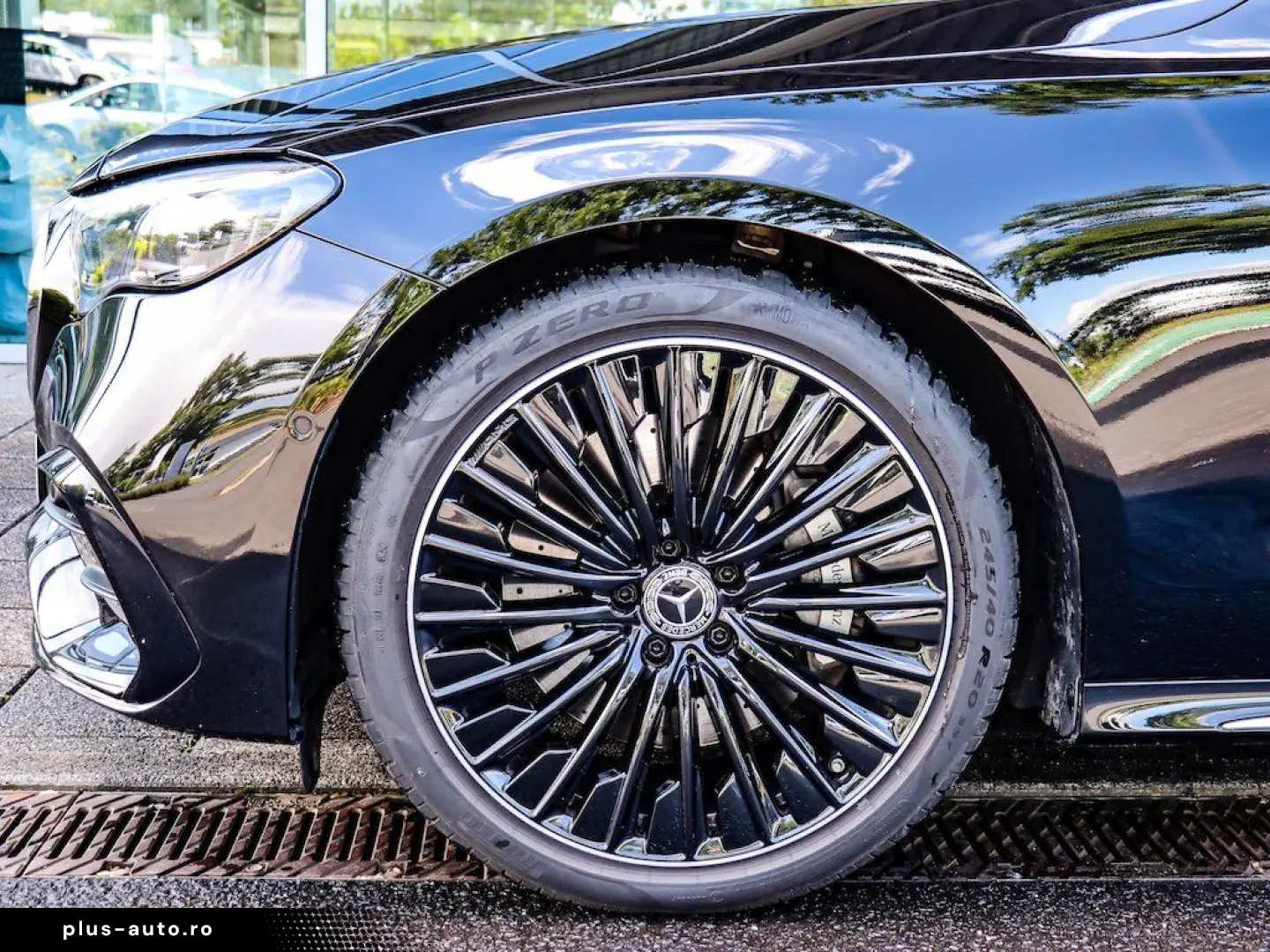 MERCEDES-BENZ E 220 d AMG Pano Distronic LED Kamera 20Zoll