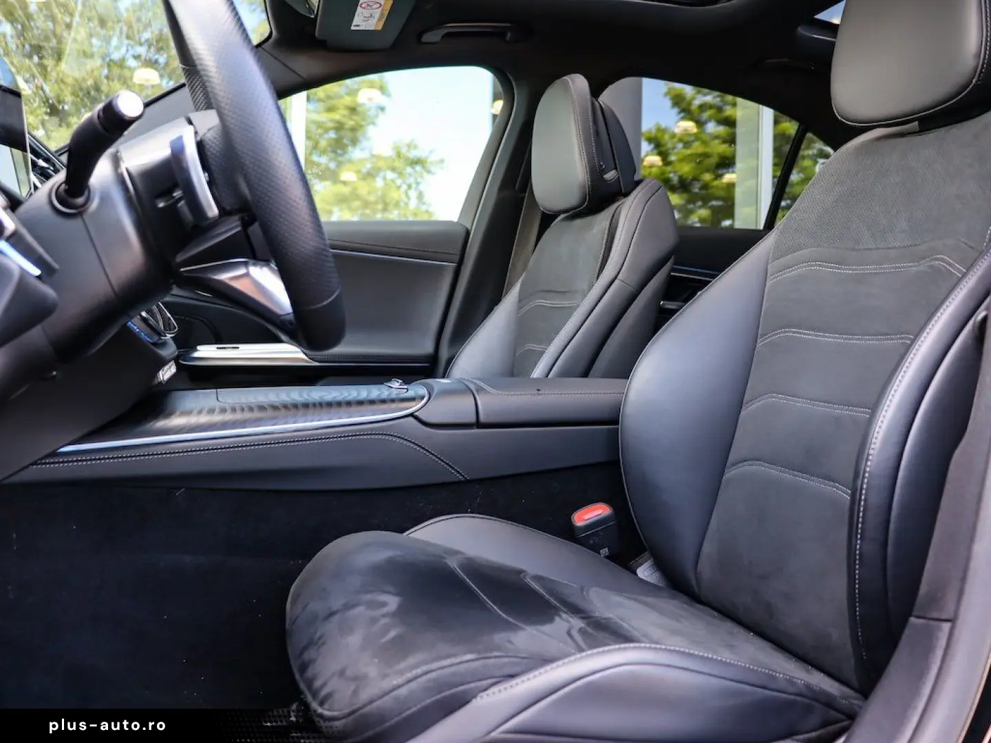 MERCEDES-BENZ E 220 d AMG Pano Distronic LED Kamera 20Zoll