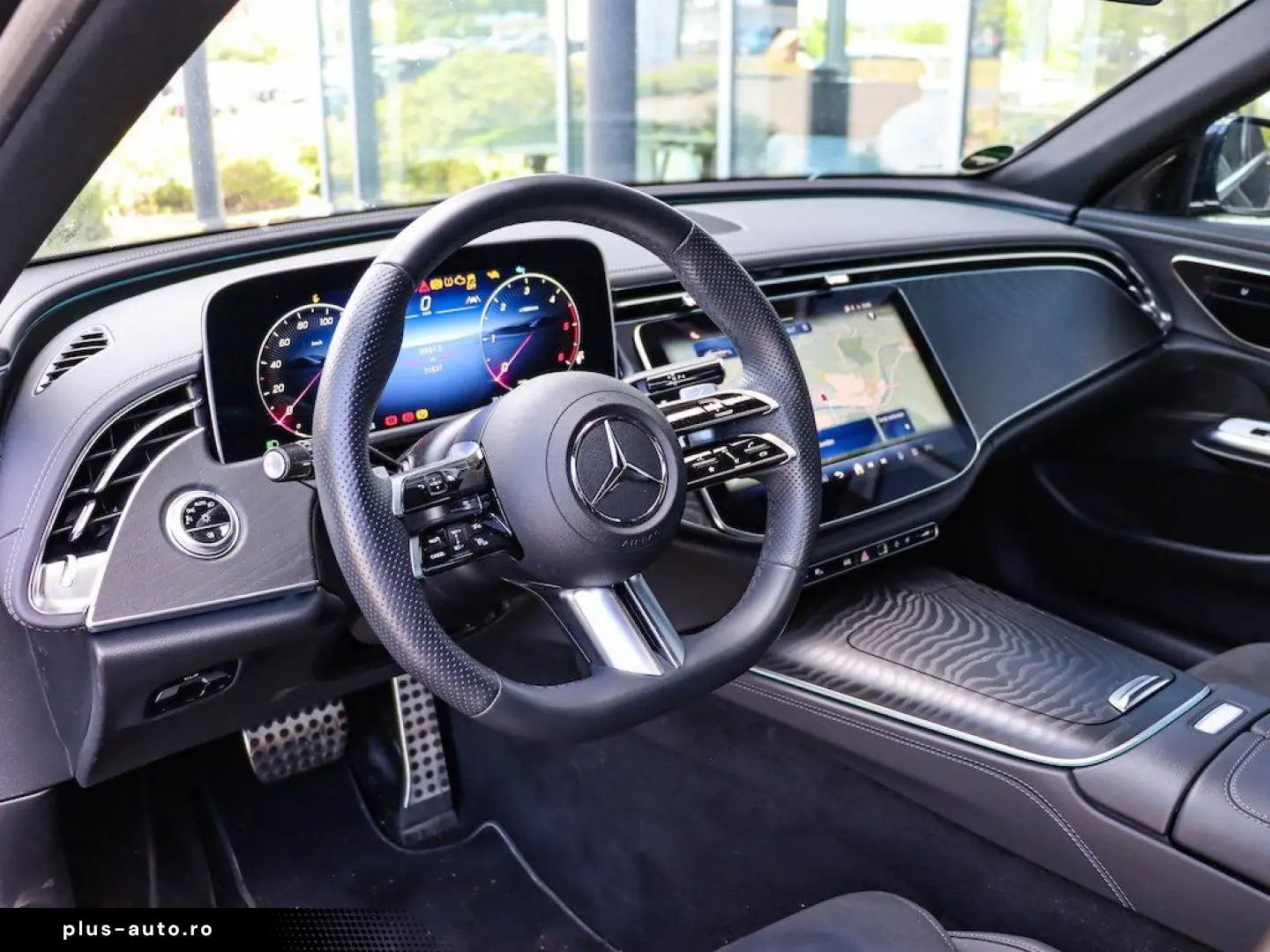 MERCEDES-BENZ E 220 d AMG Pano Distronic LED Kamera 20Zoll