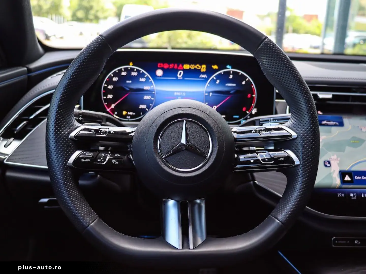MERCEDES-BENZ E 220 d AMG Pano Distronic LED Kamera 20Zoll