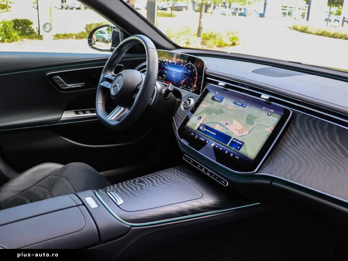 MERCEDES-BENZ E 220 d AMG Pano Distronic LED Kamera 20Zoll