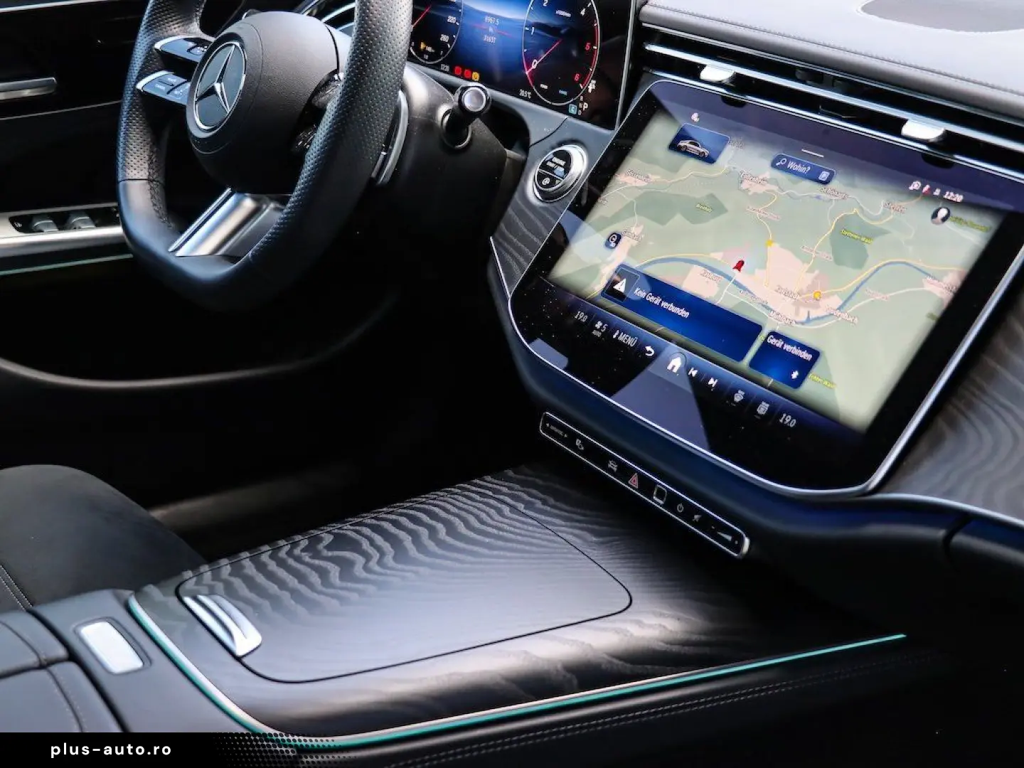 MERCEDES-BENZ E 220 d AMG Pano Distronic LED Kamera 20Zoll