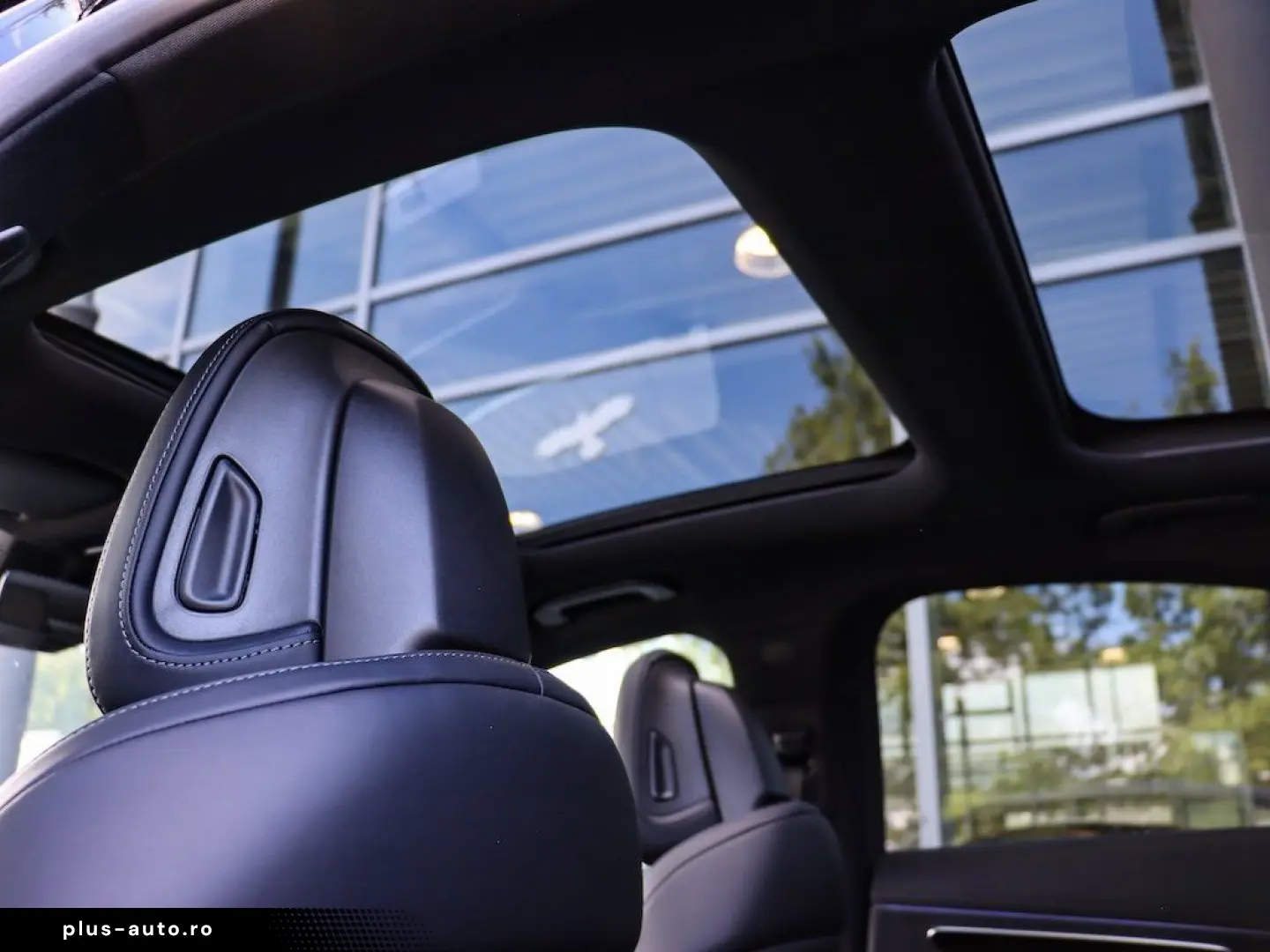 MERCEDES-BENZ E 220 d AMG Pano Distronic LED Kamera 20Zoll