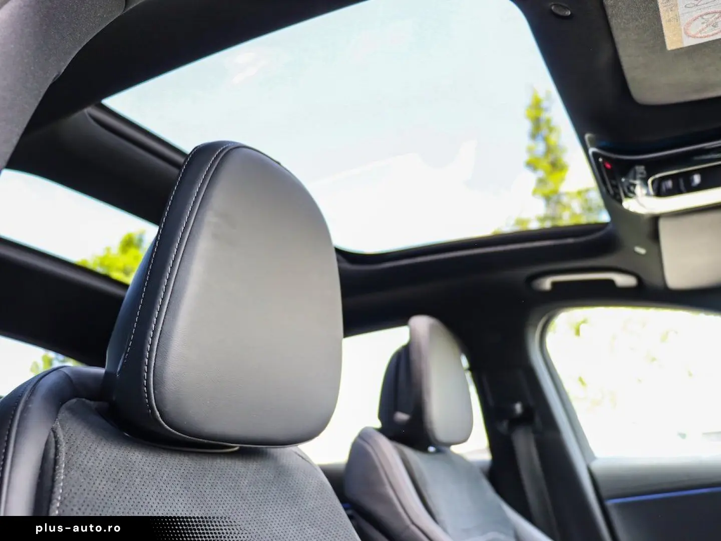MERCEDES-BENZ E 220 d AMG Pano Distronic LED Kamera 20Zoll