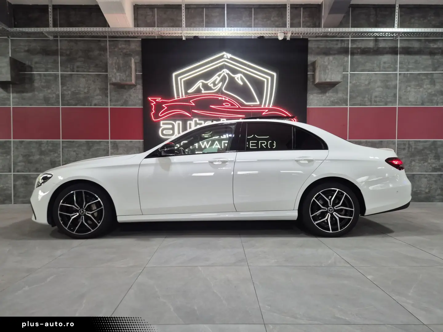 MERCEDES-BENZ E 300 de  AMG-LINE BURMESTER PANO JUNGE STERNE