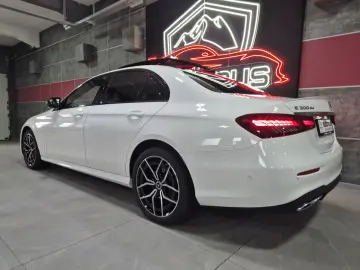 MERCEDES-BENZ E 300 de  AMG-LINE BURMESTER PANO JUNGE STERNE