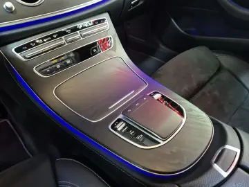 MERCEDES-BENZ E 300 de  AMG-LINE BURMESTER PANO JUNGE STERNE