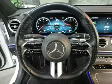 MERCEDES-BENZ E 300 de  AMG-LINE BURMESTER PANO JUNGE STERNE