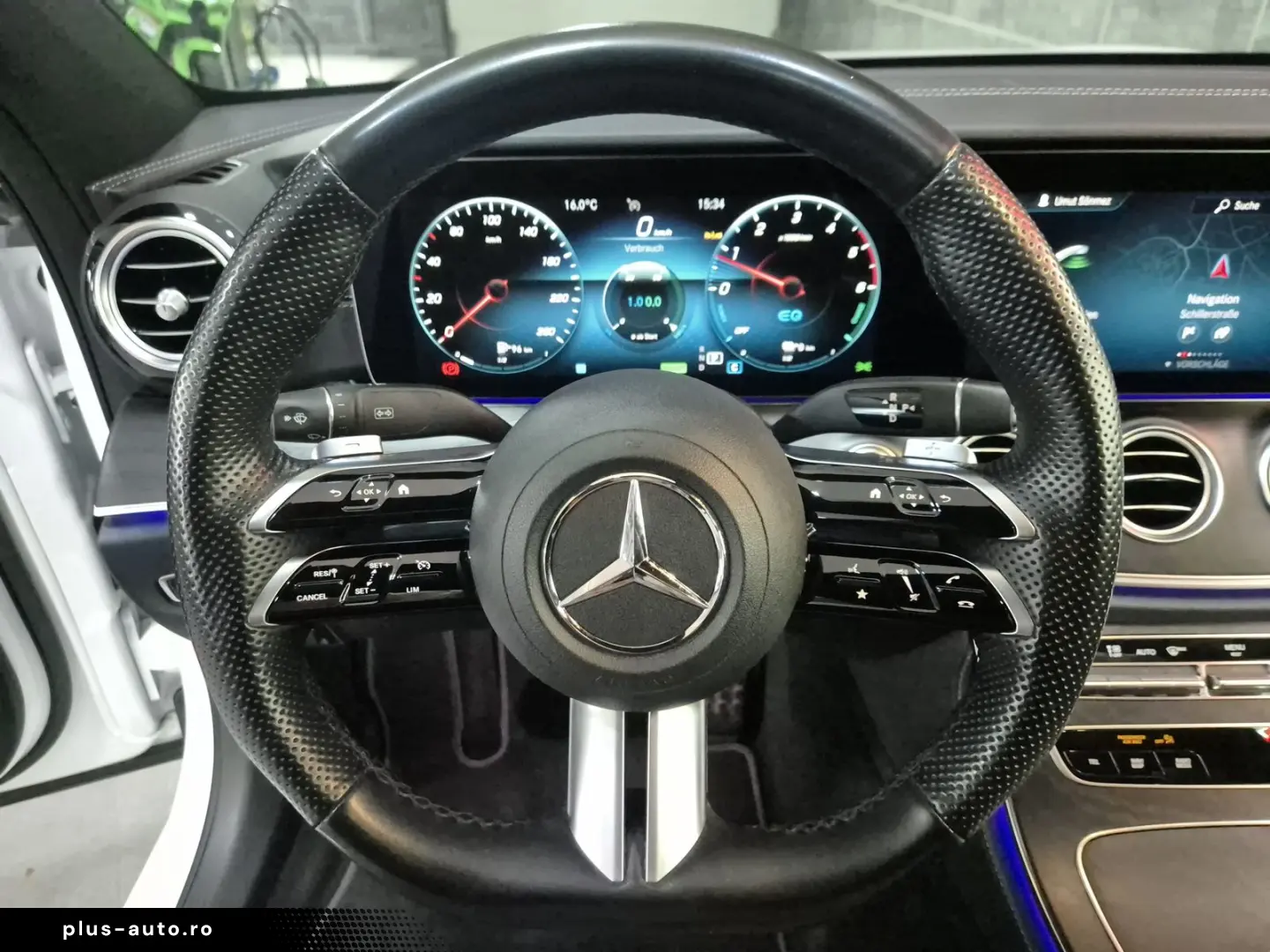 MERCEDES-BENZ E 300 de  AMG-LINE BURMESTER PANO JUNGE STERNE
