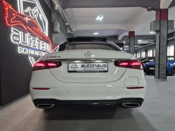 MERCEDES-BENZ E 300 de  AMG-LINE BURMESTER PANO JUNGE STERNE
