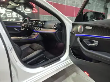 MERCEDES-BENZ E 300 de  AMG-LINE BURMESTER PANO JUNGE STERNE