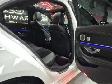 MERCEDES-BENZ E 300 de  AMG-LINE BURMESTER PANO JUNGE STERNE
