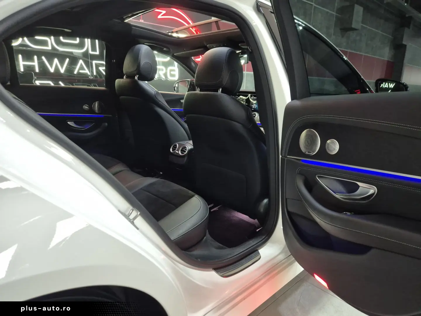MERCEDES-BENZ E 300 de  AMG-LINE BURMESTER PANO JUNGE STERNE
