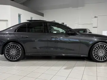 MERCEDES-BENZ E 220 d AMG Premium SUPERSCREEN PANO FULL