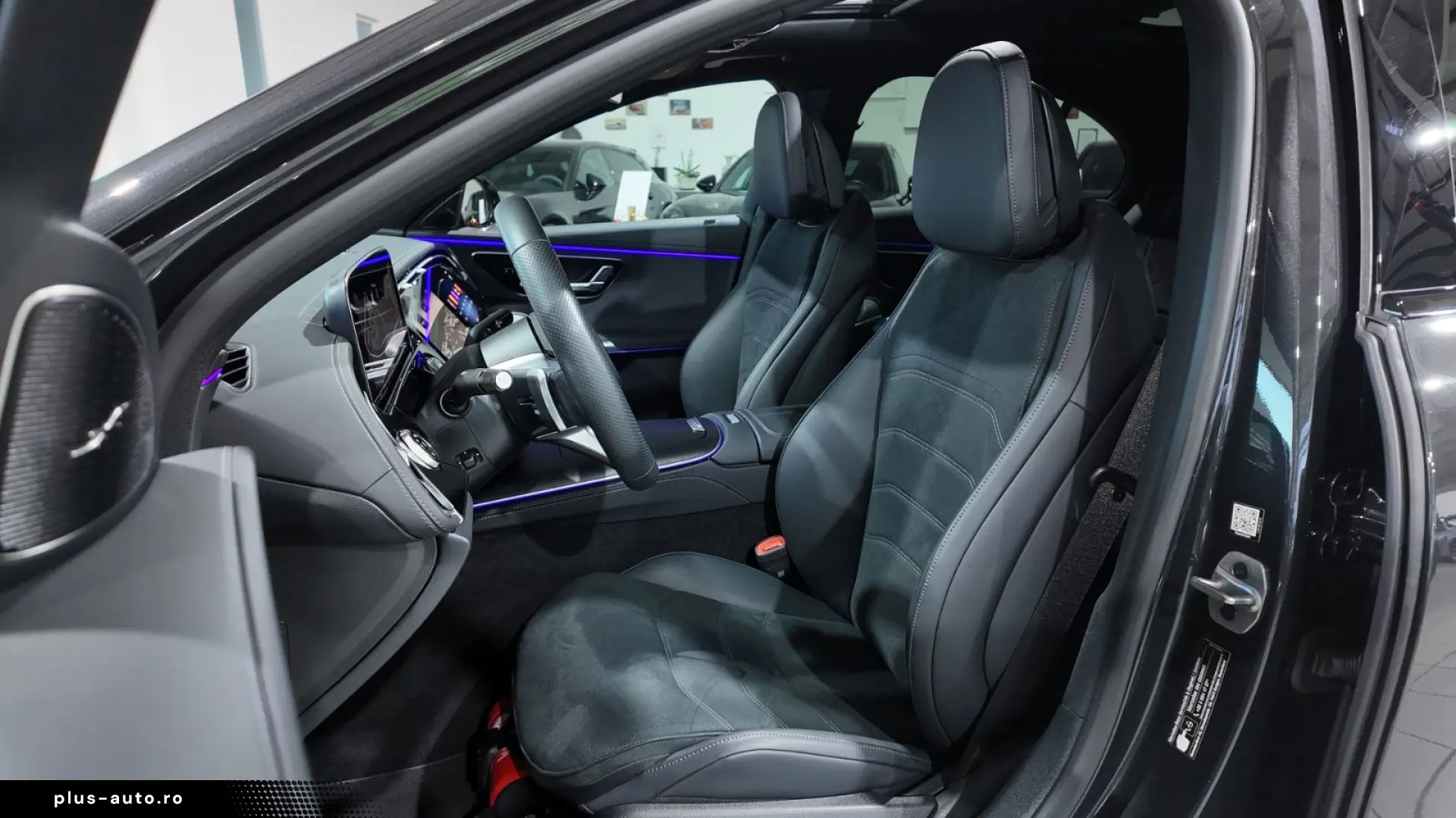 MERCEDES-BENZ E 220 d AMG Premium SUPERSCREEN PANO FULL