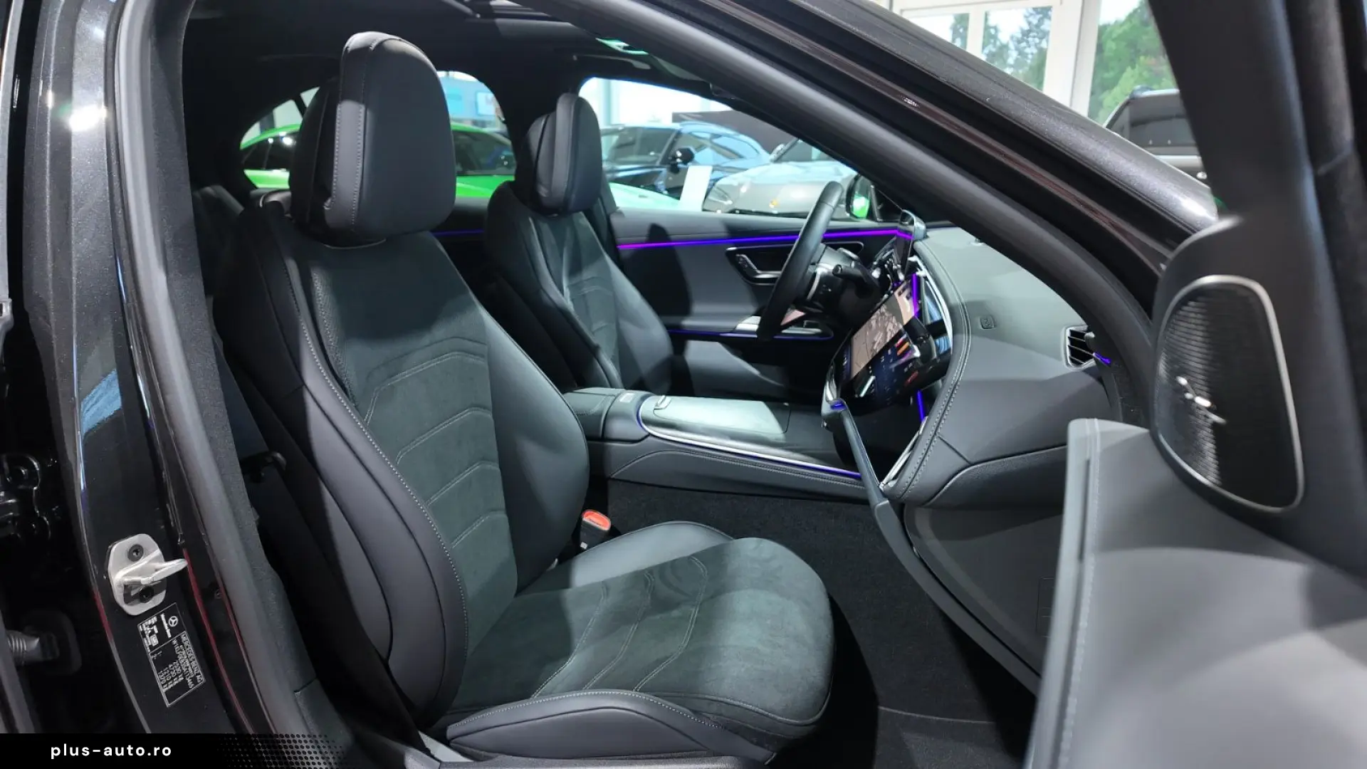 MERCEDES-BENZ E 220 d AMG Premium SUPERSCREEN PANO FULL