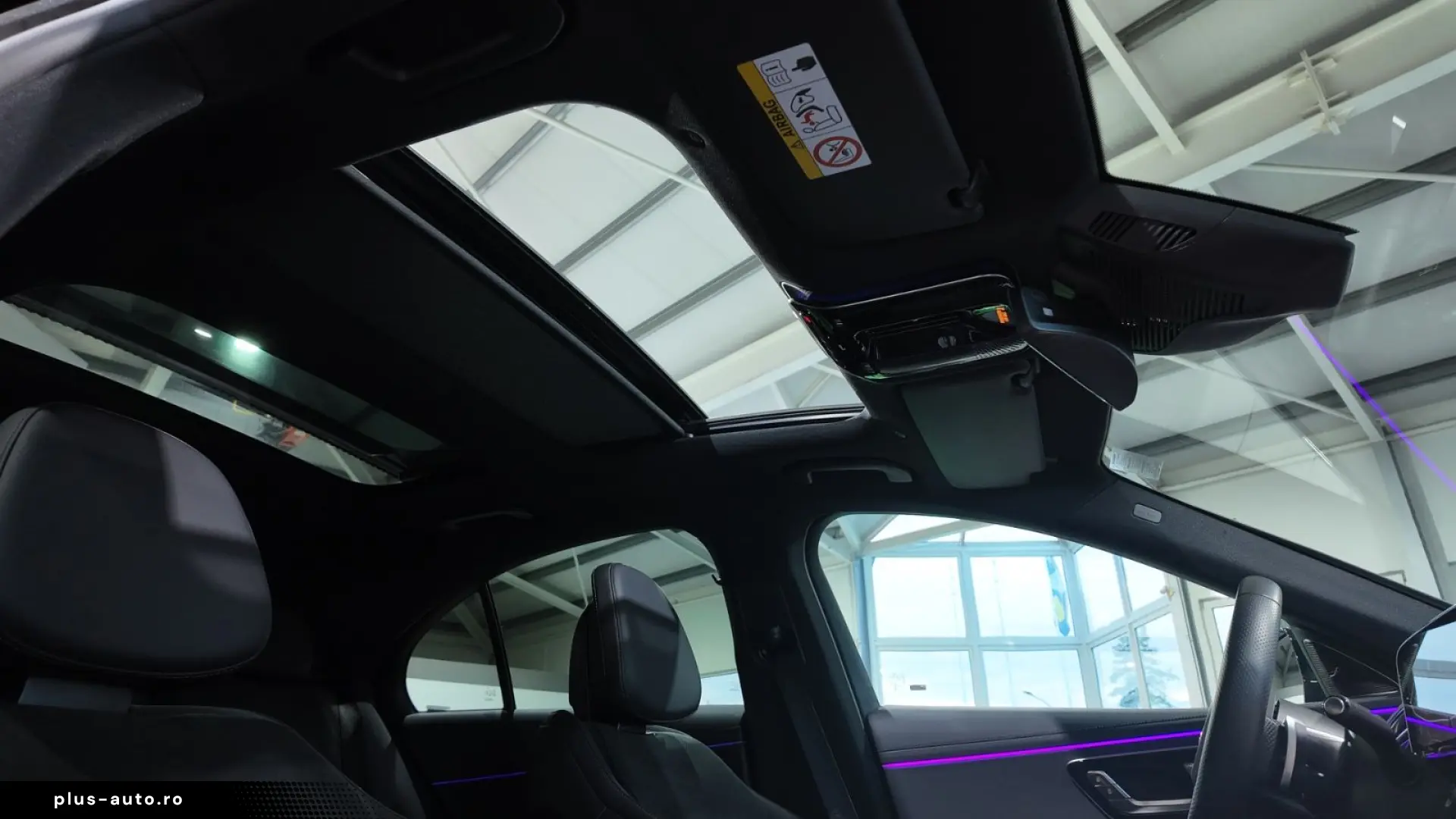 MERCEDES-BENZ E 220 d AMG Premium SUPERSCREEN PANO FULL