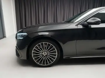 Mercedes-Benz E 300e AMG