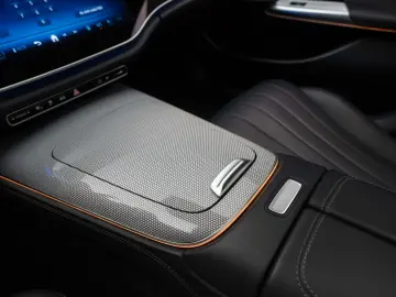 Mercedes-Benz E 300e AMG