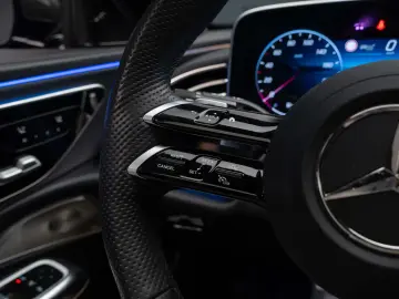 Mercedes-Benz E 300e AMG