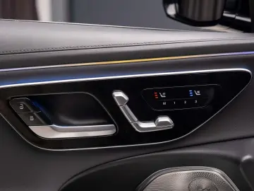 Mercedes-Benz E 300e AMG