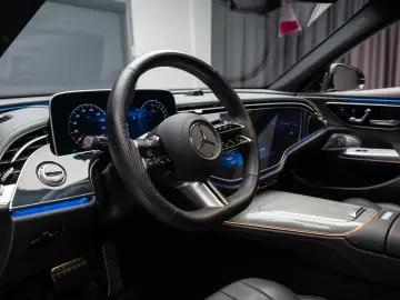 Mercedes-Benz E 300e AMG