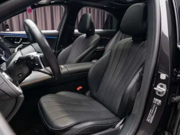 Mercedes-Benz E 300e AMG