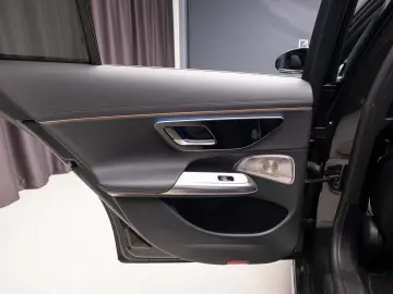 Mercedes-Benz E 300e AMG