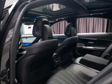 Mercedes-Benz E 300e AMG
