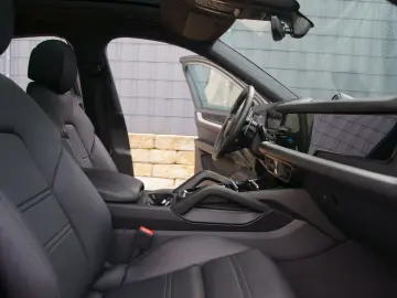 PORSCHE Cayenne Coupe S E-Hybrid  HD-MATRIX HLA INNO