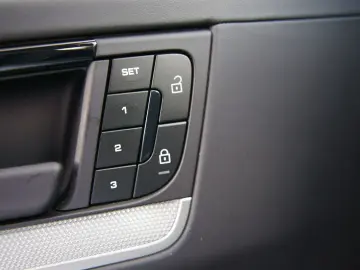 PORSCHE Cayenne Coupe S E-Hybrid  HD-MATRIX HLA INNO