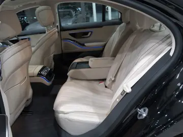 MERCEDES-BENZ S 350d AIRMATIC PANO MULTIBEAM SOFT-CL…