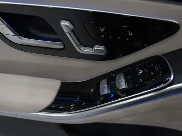 MERCEDES-BENZ S 350d AIRMATIC PANO MULTIBEAM SOFT-CL…