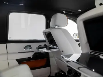 Rolls-Royce Cullinan Black Badge