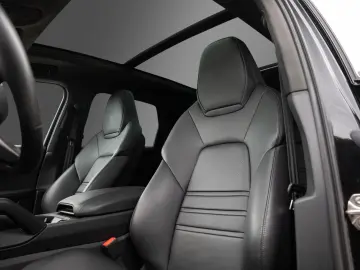 PORSCHE Cayenne GTS UPE186TEUR PDCC Burmester Luft PANO