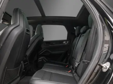 PORSCHE Cayenne GTS UPE186TEUR PDCC Burmester Luft PANO