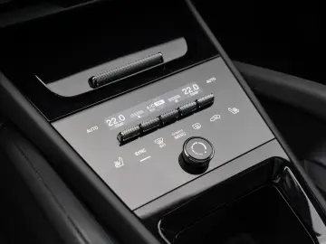 PORSCHE Cayenne GTS UPE186TEUR PDCC Burmester Luft PANO