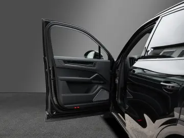 PORSCHE Cayenne GTS UPE186TEUR PDCC Burmester Luft PANO