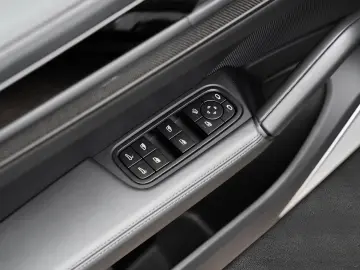 PORSCHE Cayenne GTS UPE186TEUR PDCC Burmester Luft PANO
