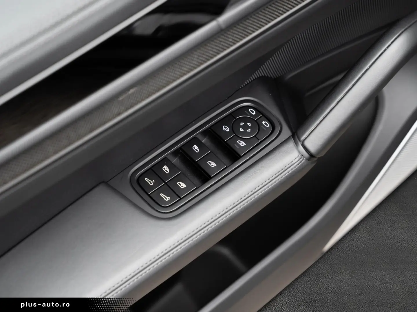 PORSCHE Cayenne GTS UPE186TEUR PDCC Burmester Luft PANO