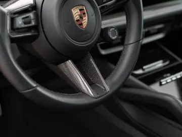 PORSCHE Cayenne GTS UPE186TEUR PDCC Burmester Luft PANO