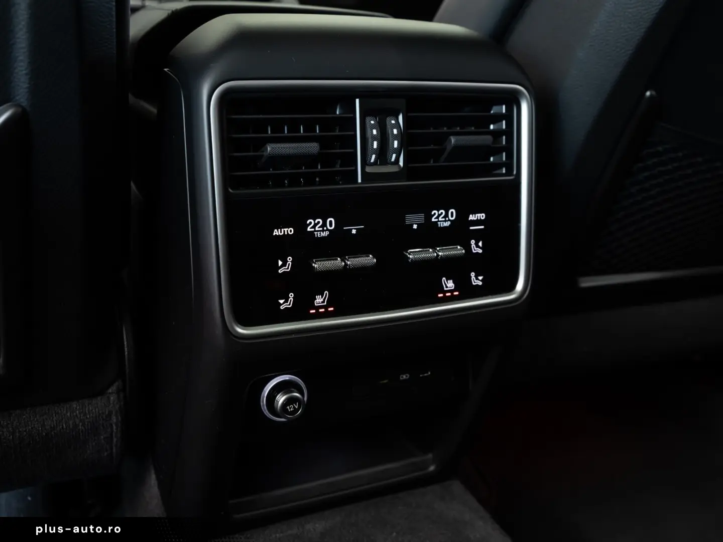PORSCHE Cayenne S e-Hybrid SportDesign DVD im Fond AHK