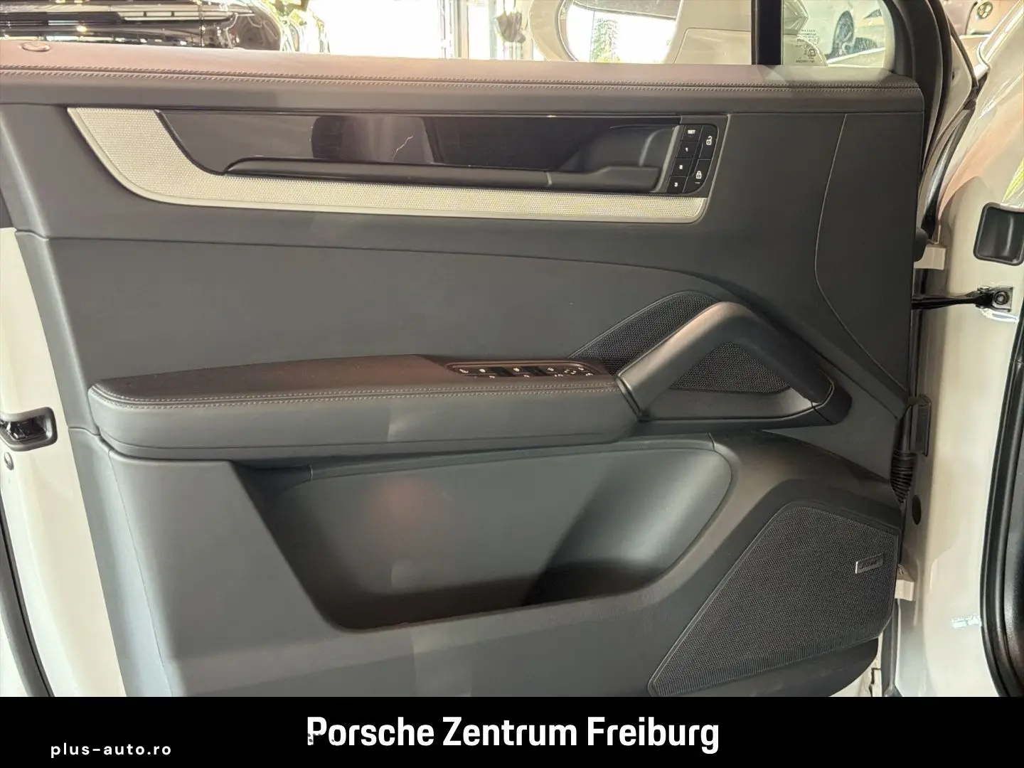 PORSCHE Cayenne E-Hybrid Coupe InnoDrive Head-Up Display