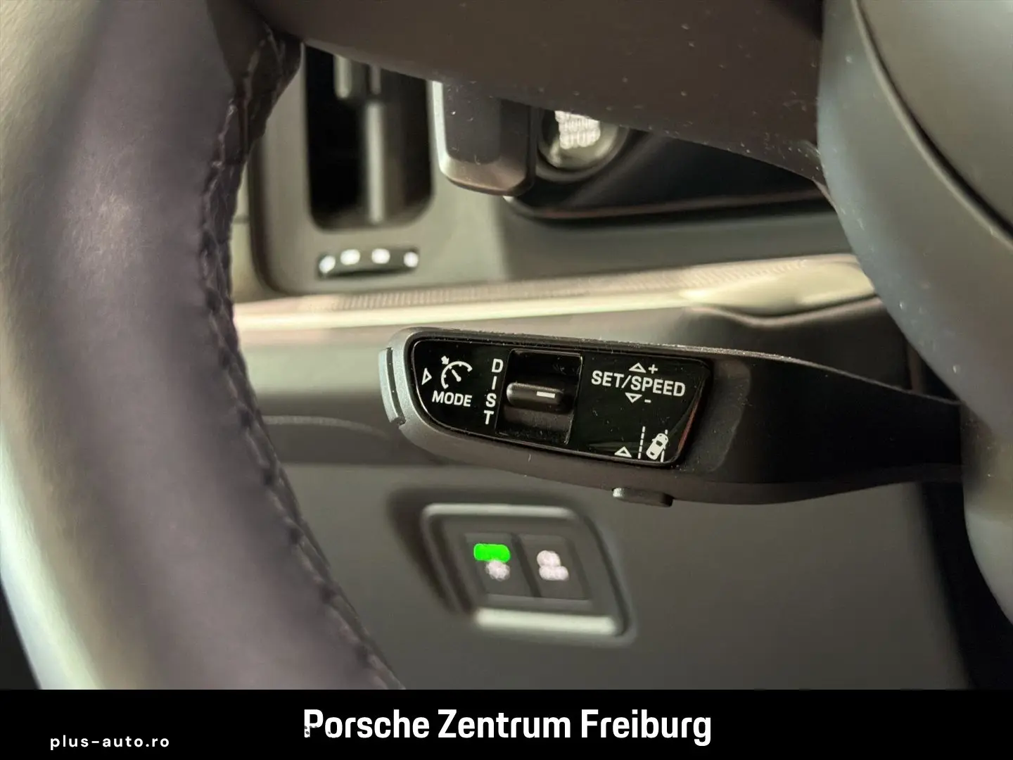 PORSCHE Cayenne E-Hybrid Coupe InnoDrive Head-Up Display
