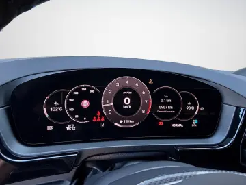 PORSCHE Cayenne GTS 18-WEGE PANO AHK STHZG HA-LENK INNO