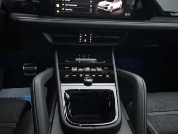 PORSCHE Cayenne GTS 18-WEGE PANO AHK STHZG HA-LENK INNO