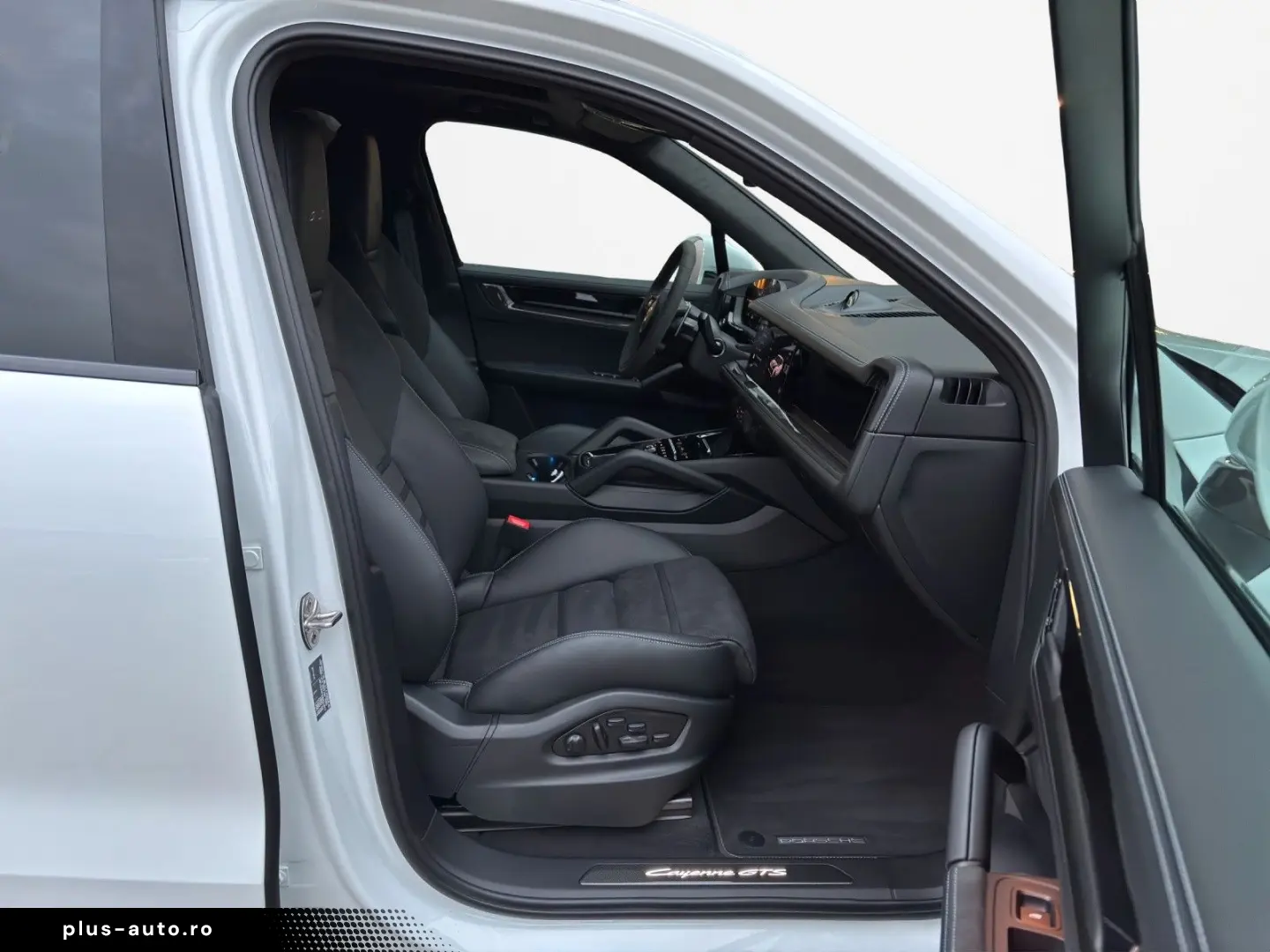 PORSCHE Cayenne GTS 18-WEGE PANO AHK STHZG HA-LENK INNO