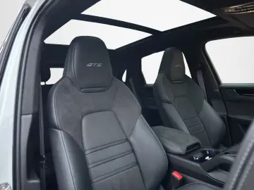 PORSCHE Cayenne GTS 18-WEGE PANO AHK STHZG HA-LENK INNO