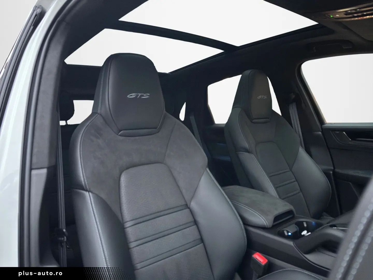 PORSCHE Cayenne GTS 18-WEGE PANO AHK STHZG HA-LENK INNO