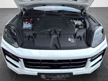 PORSCHE Cayenne GTS 18-WEGE PANO AHK STHZG HA-LENK INNO